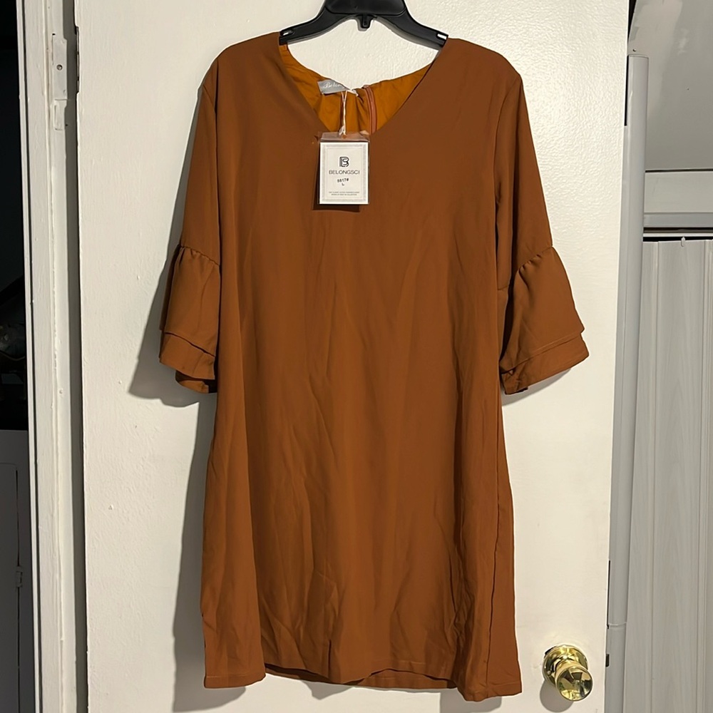 Ladies Belongsci Rust Color Dress With Bell Sleeves Size L